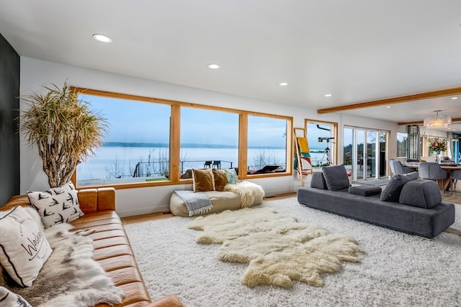 short term rental seasonal decor